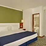 Algarve - Armacao De Pera, An Ihg מלון 4*