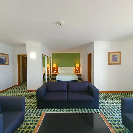 Algarve - Armacao De Pera, An Ihg Армасан-де-Пера