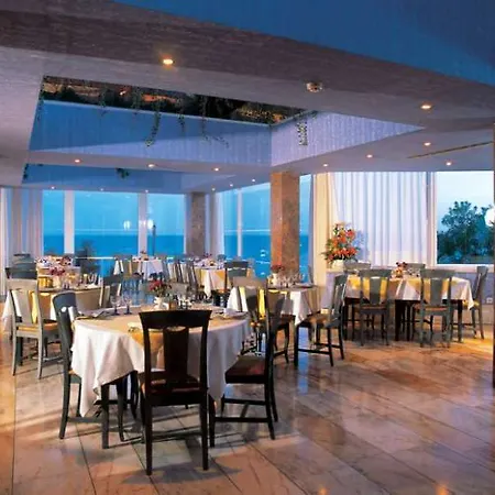 Hotel Algarve - Armacao De Pera, An Ihg 4*