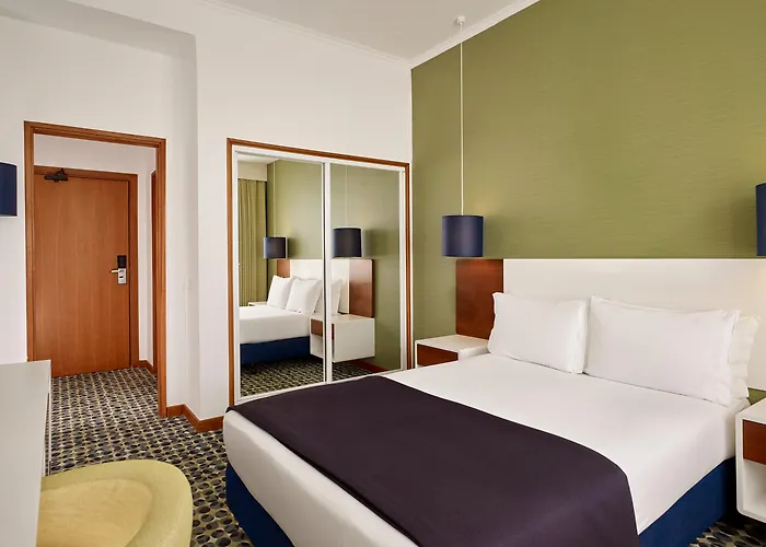 Hotel Algarve - Armacao De Pera, An Ihg 4*