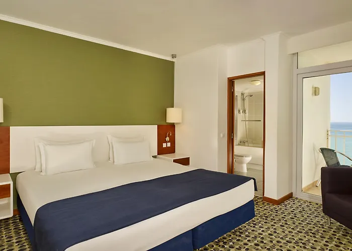 Algarve - Armacao De Pera, An Ihg Hotell 4*